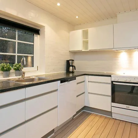 Six-bedroom Holiday In Ulfborg 4 * Husby