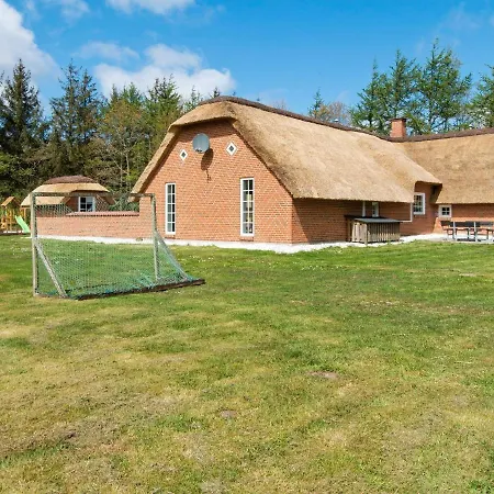 Six-bedroom Holiday In Ulfborg 4 Husby