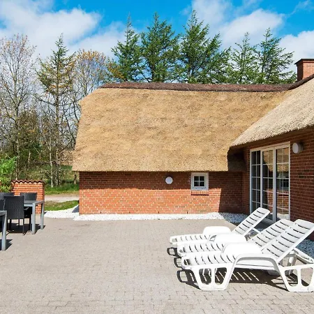 Six-bedroom Holiday In Ulfborg 4 Husby