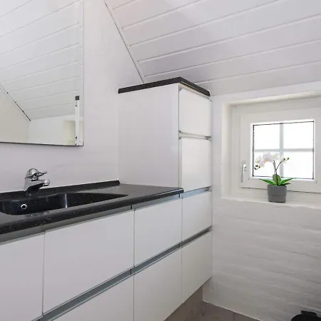 Six-bedroom Holiday In Ulfborg 4 Husby