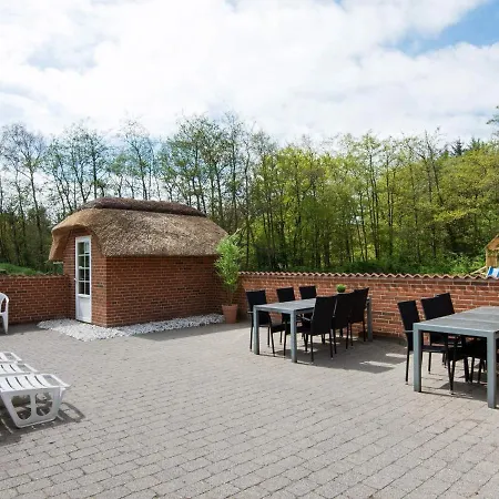 Six-bedroom Holiday In Ulfborg 4 Vakantiehuis